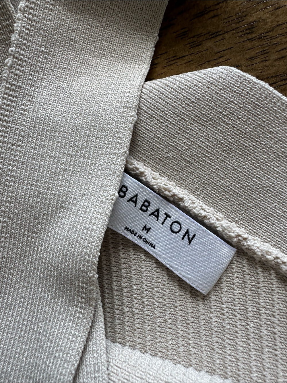 Aritzia Babaton Sculpt Knit Criss Cross Dress Cream Size Medium - Picture 10 of 12